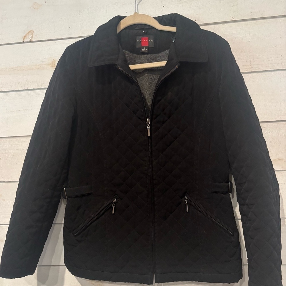 Gallery Black Quilted Outerwear in size small and in great condition